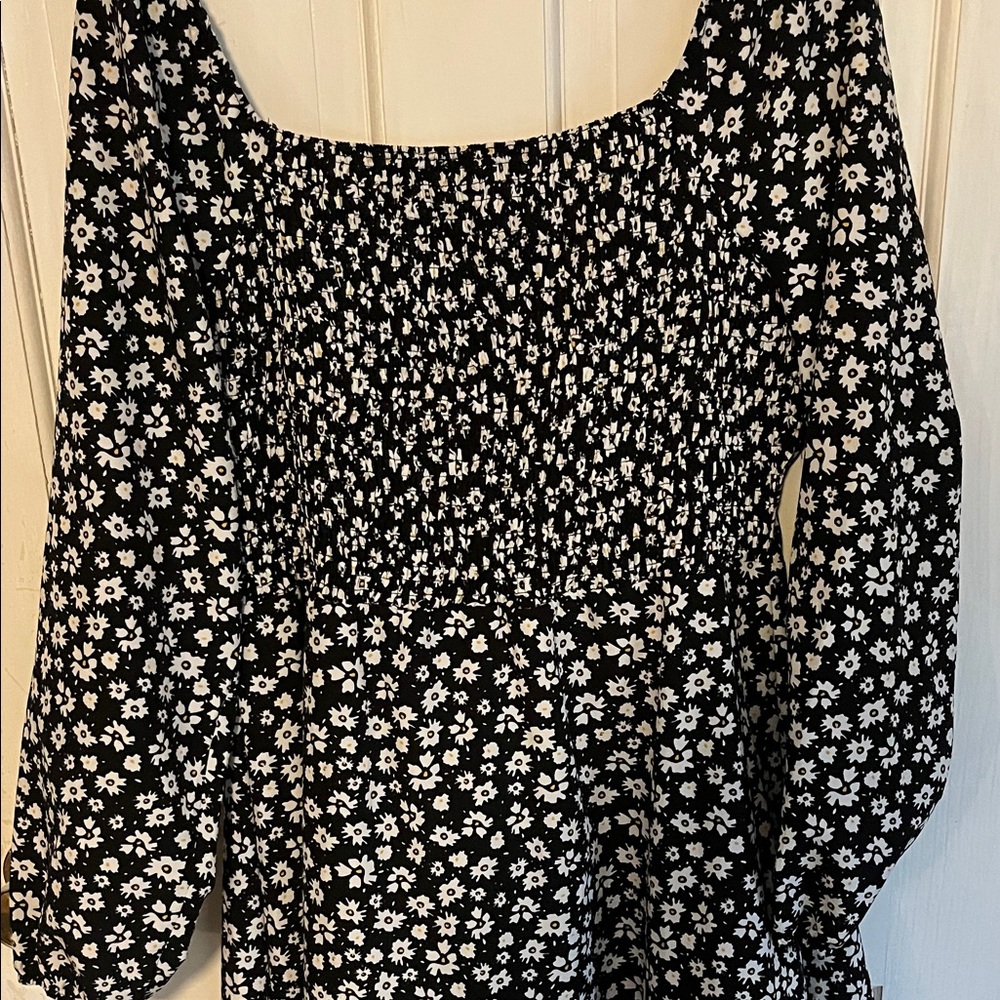 SHEIN Black and White Floral Dress with side split - Picture 2 of 7